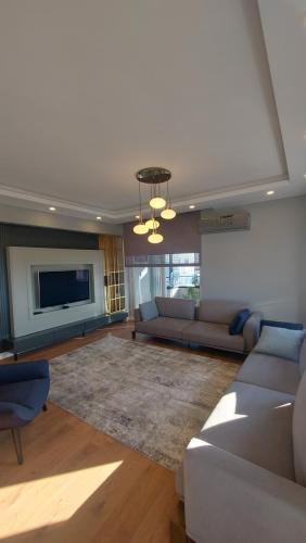 Gokhan-Bey-Mobilya-TV-Unitesi-Calismasi